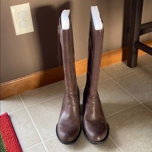Women’s born brown boots